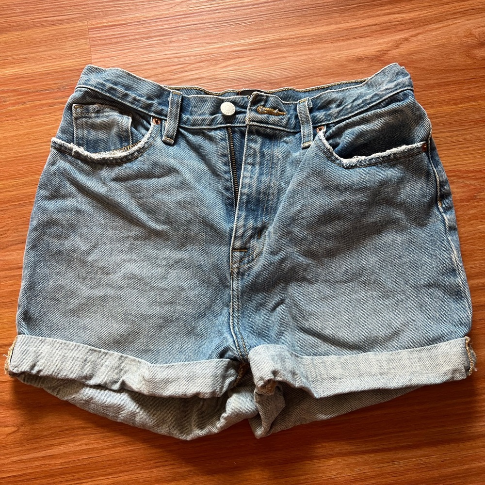 Light wash BDG mom jeans